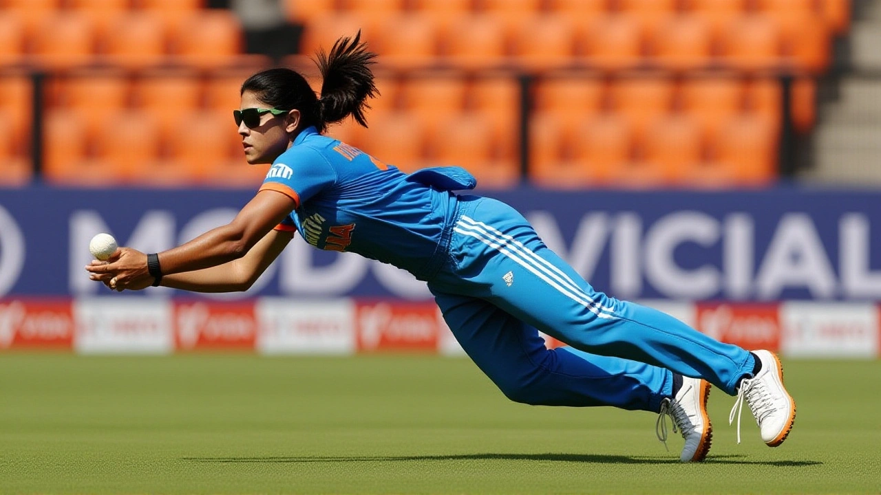 राधा यादव ने ब्रूक हॉलिडे को लिया शानदार कैच, दोनों कैच्स ने बदल दी मैच की गति